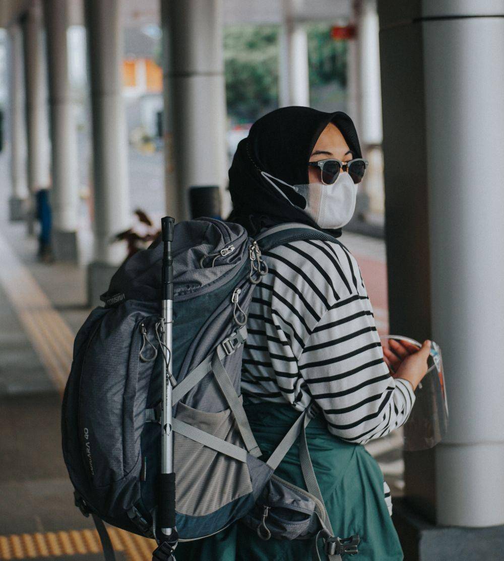 Ilustrasi tas carrier untuk mendaki gunung (unsplash.com/falaqkun)