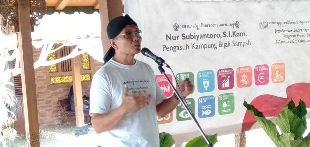 Pengasuh Kampung Bijak Sampah, Nur Subiyantoro. (IDN Times/Daruwaskita)