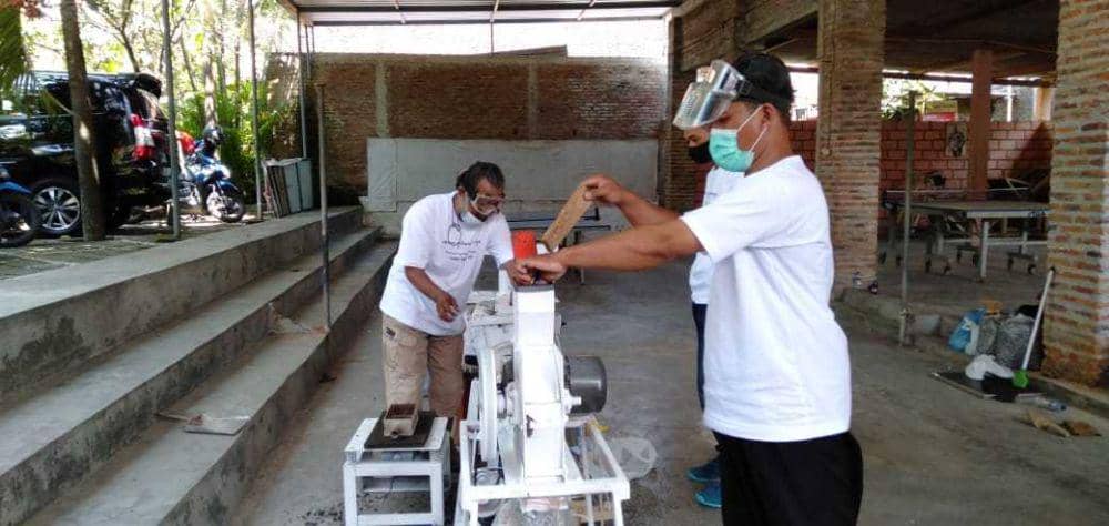 Mesin pengolah sampah plastik. (IDN Times/Daruwaskita)