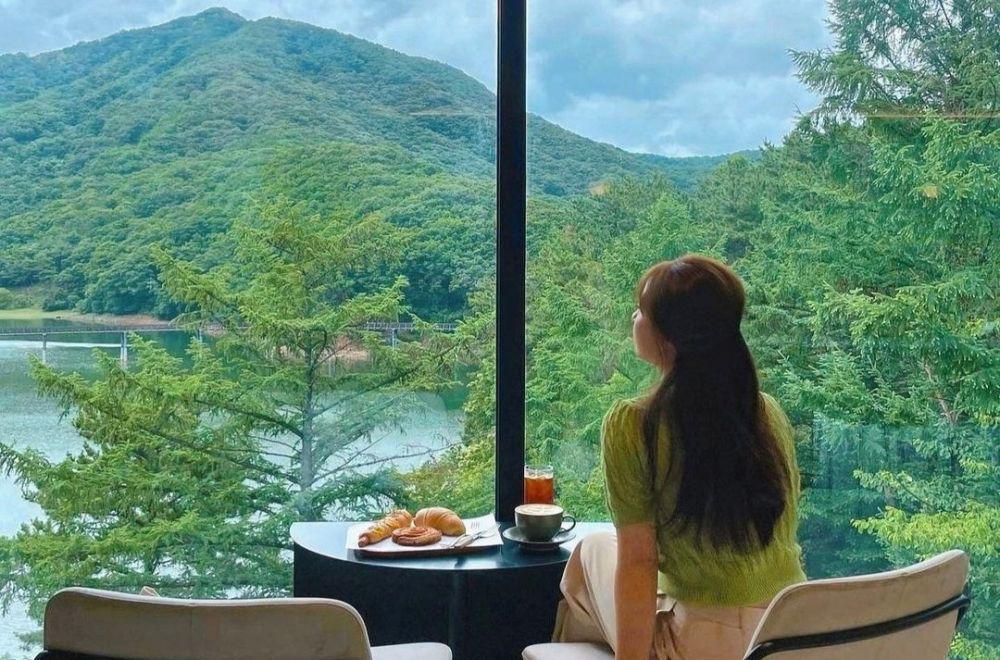 9 Potret Redbridge Cafe, Tempat Nongkrong Hits di Gwangtanmyeon Korea