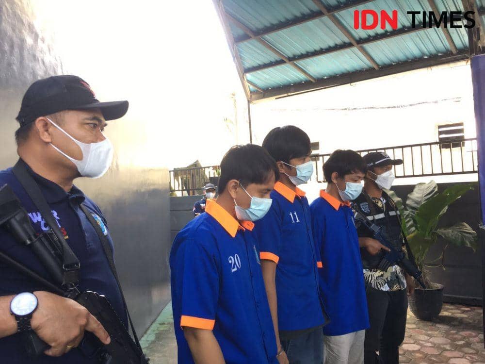 Para tersangkan yang diamankan BNNK Balikpapan (IDN Times/Riani Rahayu)