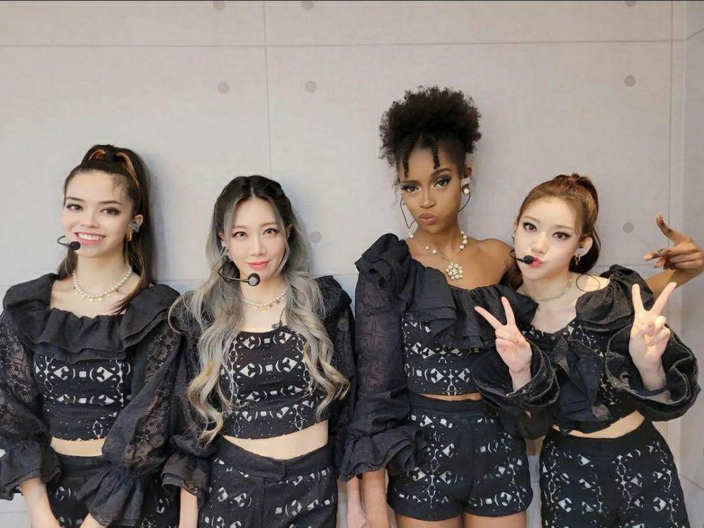 BLACKSWAN (.instagram.com/blackswan___official)