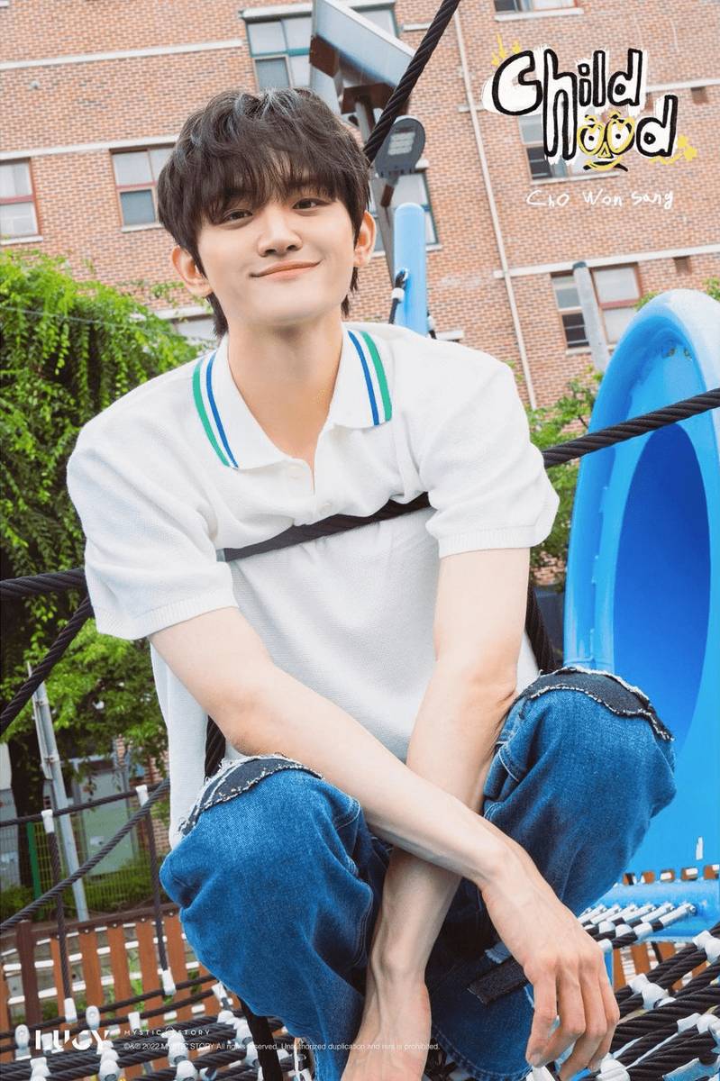 Cho Wonsang dalam official photo 1st Full Album Lucy Band Childhood (instagram.com/band_lucy)