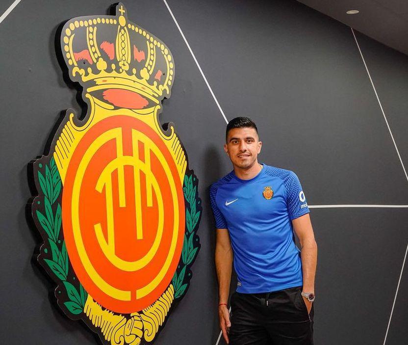 Rodrigo Battaglia saat resmi bergabung dengan Mallorca. (instagram.com/rodribattaglia)