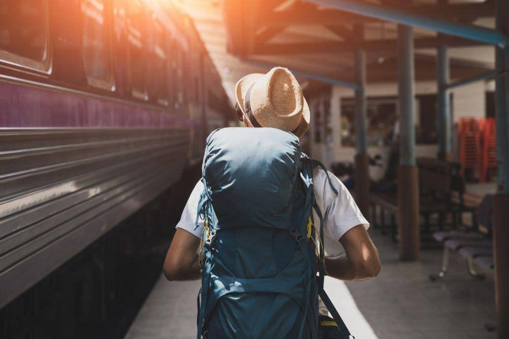 Ilustrasi traveling. (ShutterStock/CrispyPork)