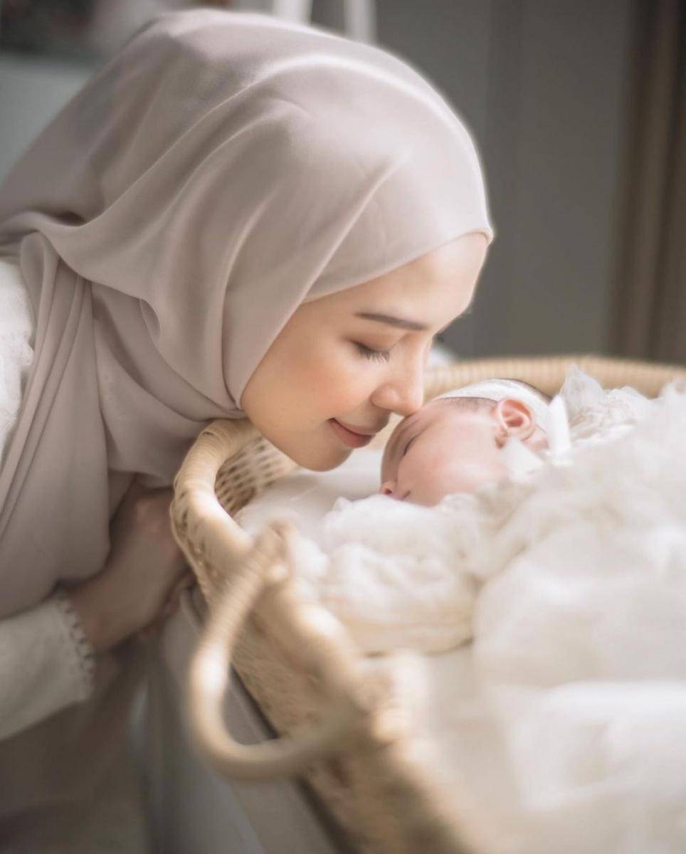 Hamidah Rachmayanti dan buah hati (instagram.com/defarhad)