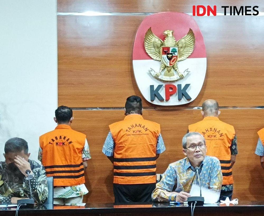 KPK menggelar konpers peyidikan perkara dugaan korupsi laporan keuangan Dinas PUPR Pemprov Sulsel di Gedung KPK, Kamis (18/8/2022). (IDN Times/Dini Suciatiningrum)