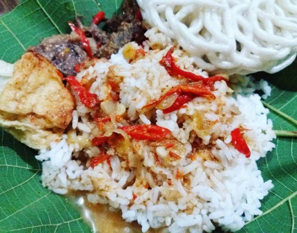 Ilustrasi nasi jangkrik khas Kudus (instagram.com/novita_dw)