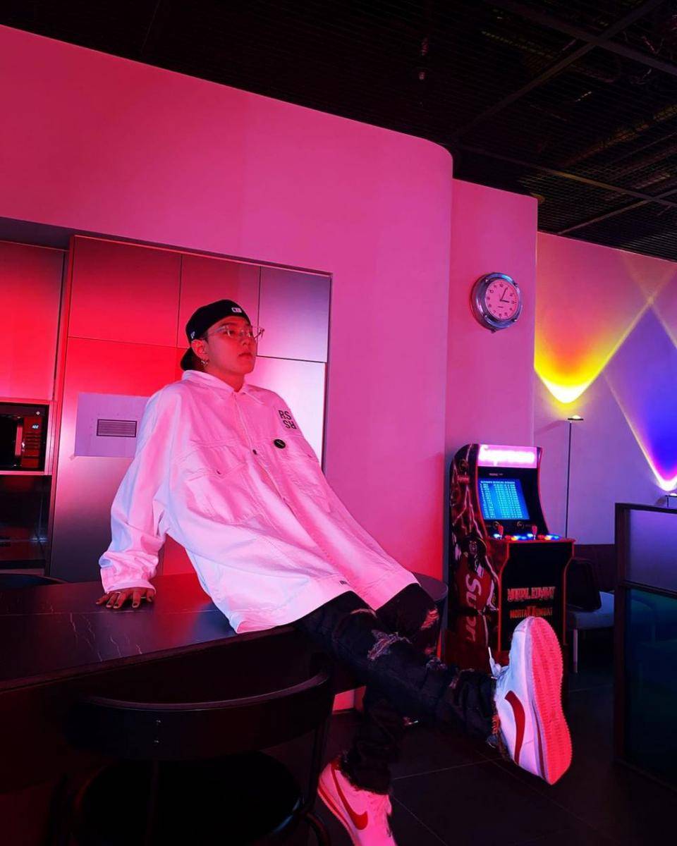DK (instagram.com/_dong_ii)