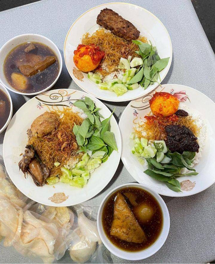 Nasi Ulam Bu Ria (instagram.com/velasss)