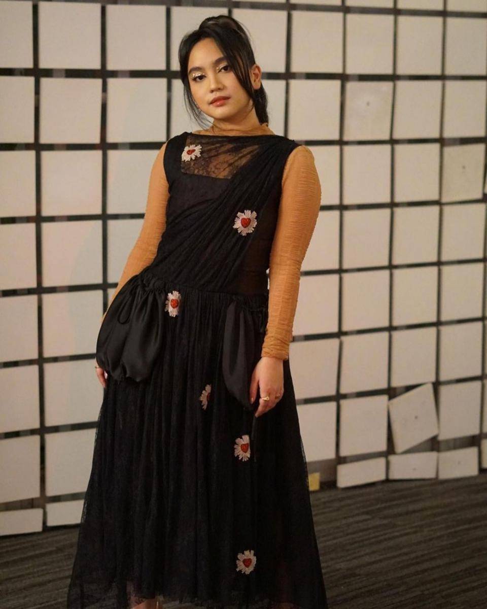 Outfit long dress brokat ala Rachel Amanda (instagram.com/auroramanda95)