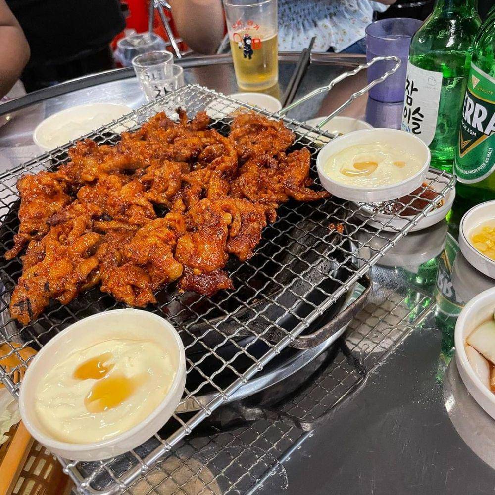 Dakbal (instagram.com/jiyeonworld777)