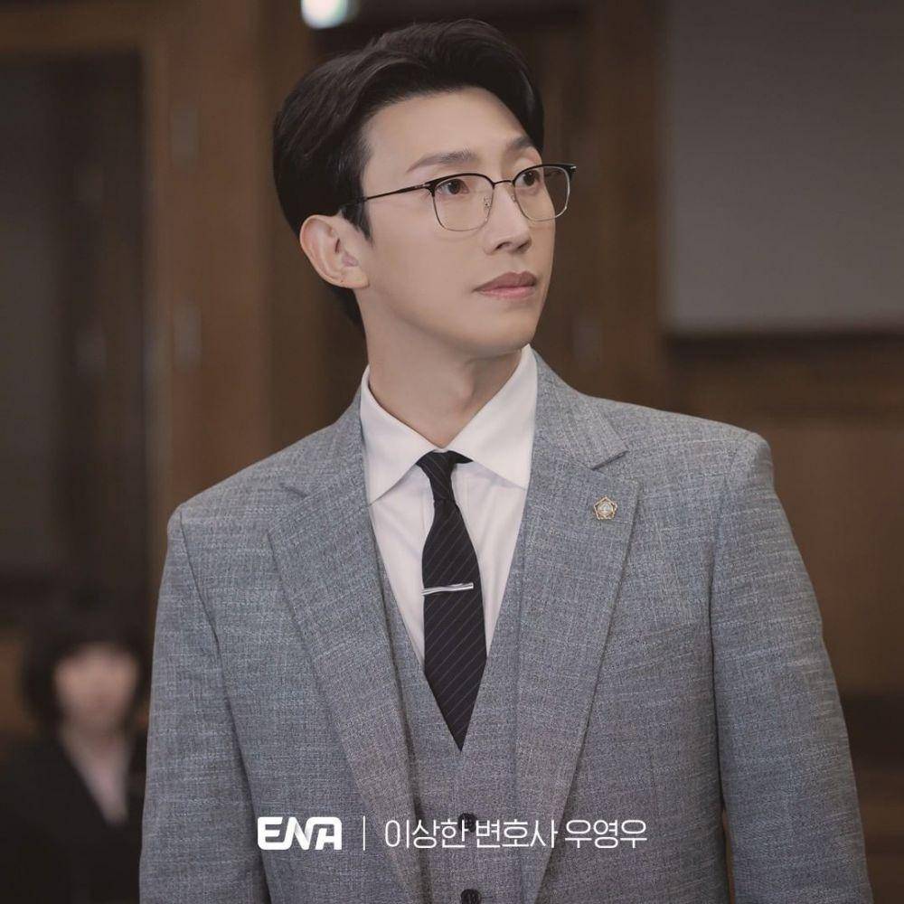 Kang Ki Young di drama Extraordinary Attorney Woo (instagram.com/channel.ena.d)