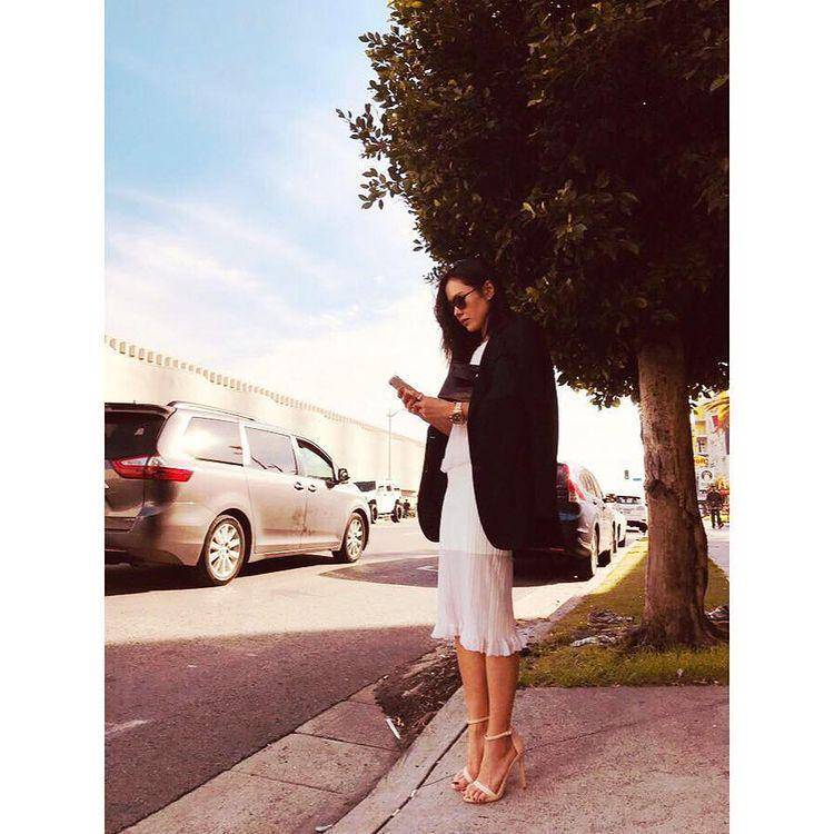 ilustrasi outfit Son Ye Jin (instagram.com/yejinhand)