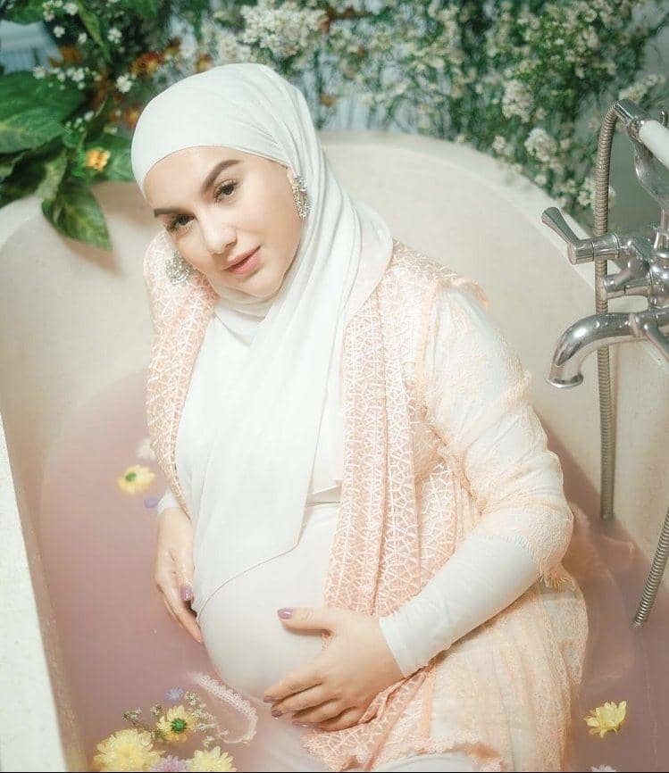 Maternity shoot anak kedua Irish Bella. (instagram.com/_irishbella_)