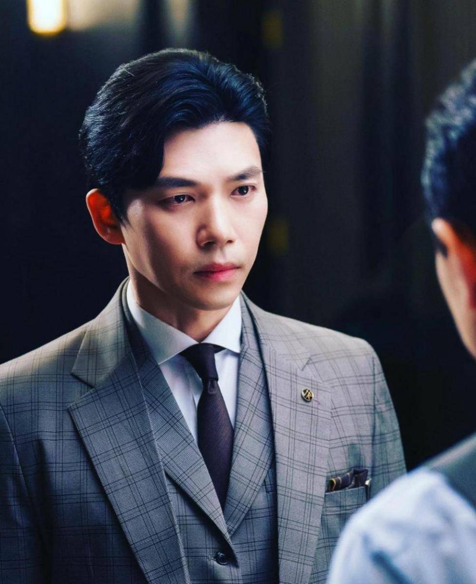 Ji Seung Hyun di drama Why Her? (instagram.com/seunghyun_1219)