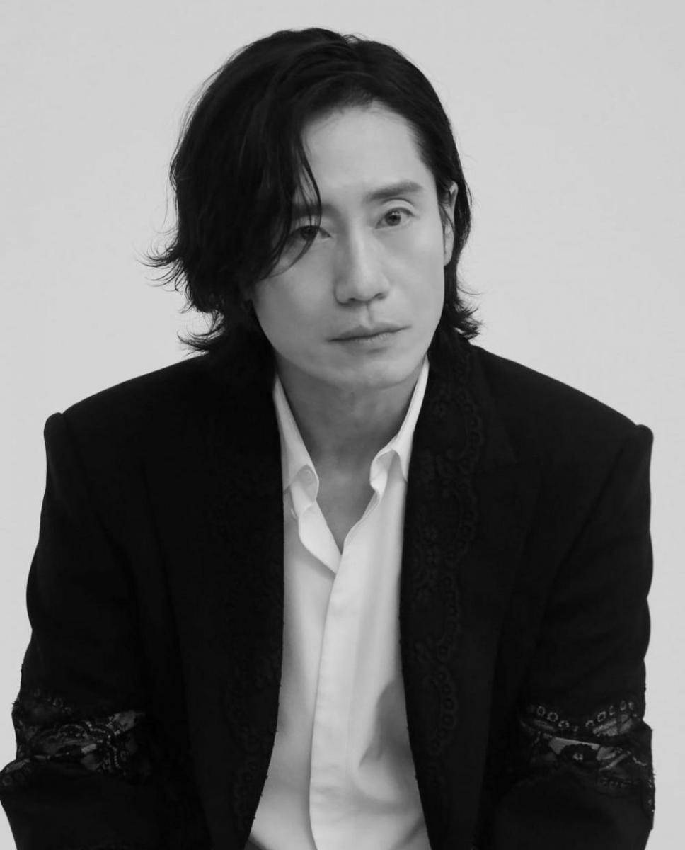 Shin Ha Kyun di drama Beyond the Memory (instagram.com/hoduent)