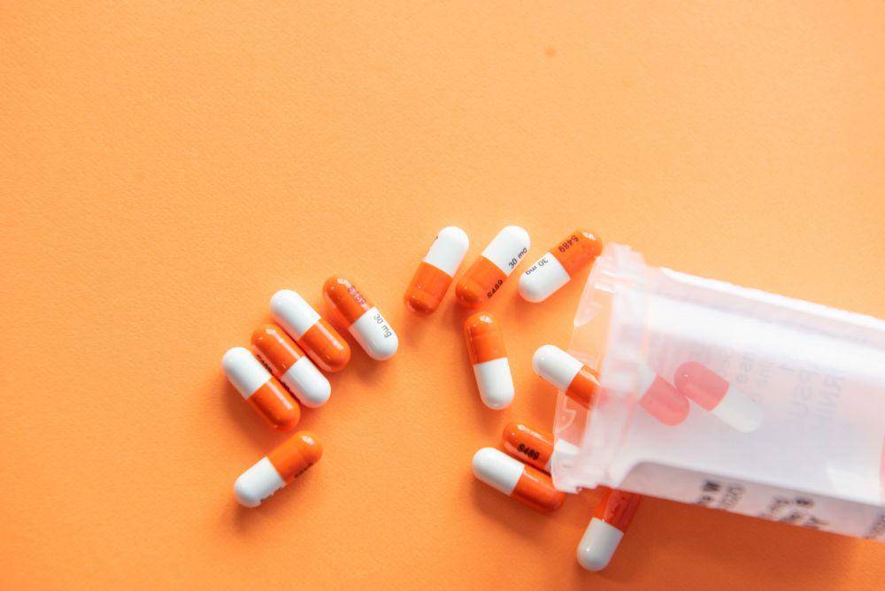 ilustrasi obat-obatan (unsplash.com/Christina Victoria Craft)