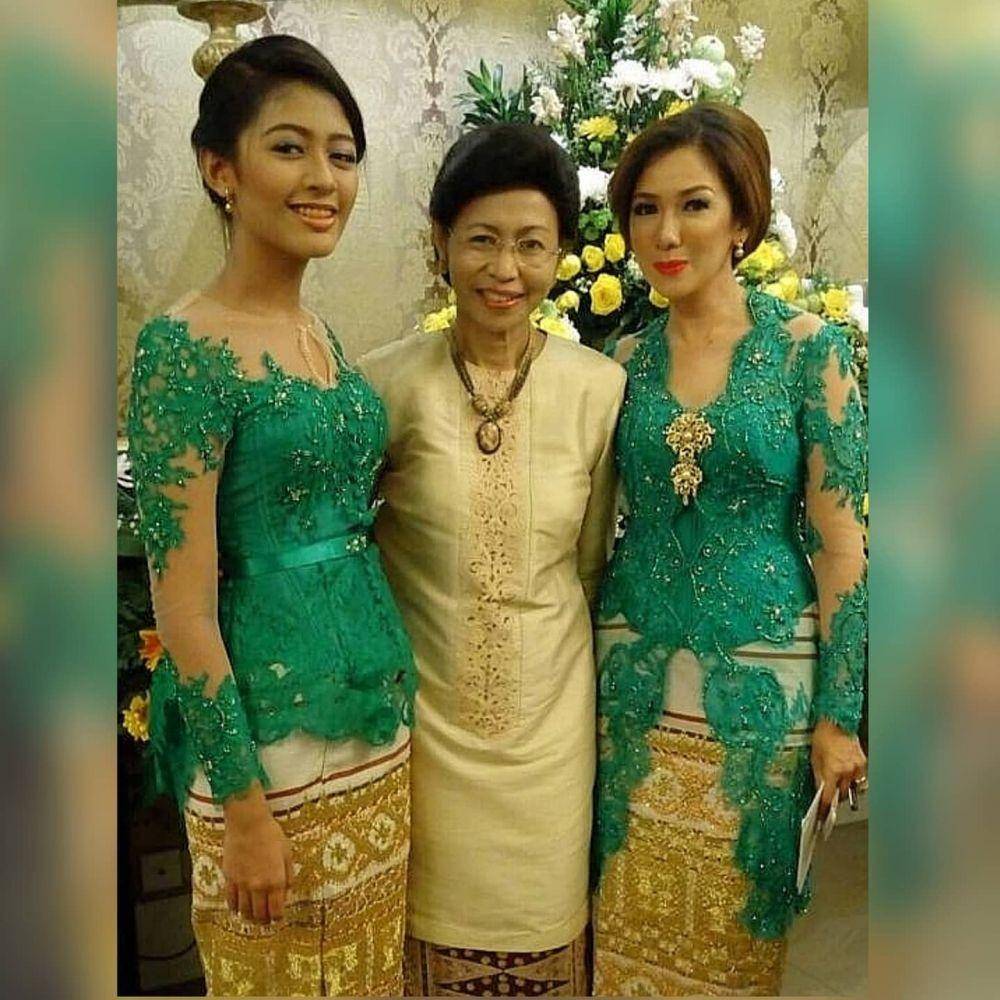 Kebaya dan Batik ala Fifi Aleyda Yahya (instagram.com/fifialeydayahya)