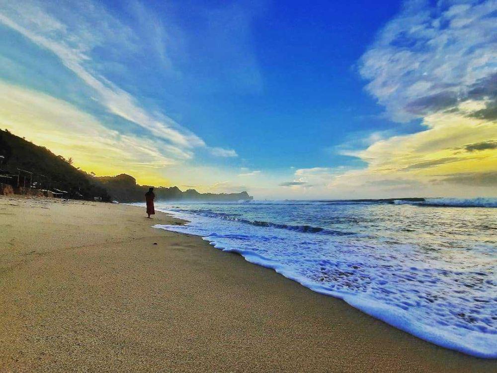 9 Potret Pantai Nampu Wonogiri, Pesonanya akan Buatmu Terpukau!