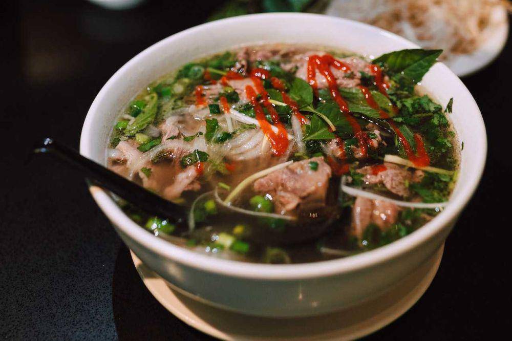 cooked food in the bowl (pexels.com/RODNAE Productions)