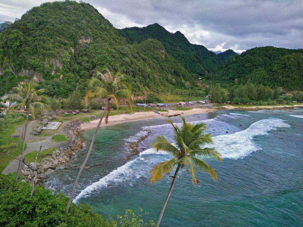 9 Potret Keindahan Pantai Lhoknga Aceh, Pesona yang Membuatmu Kagum