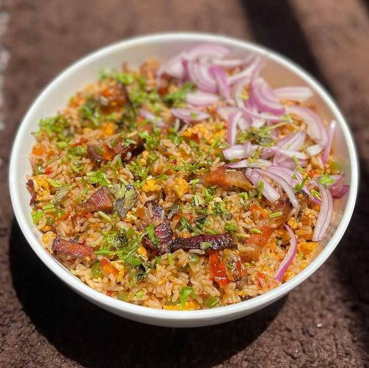 nasi goreng babi (instagram.com/meat_me_in_between)
