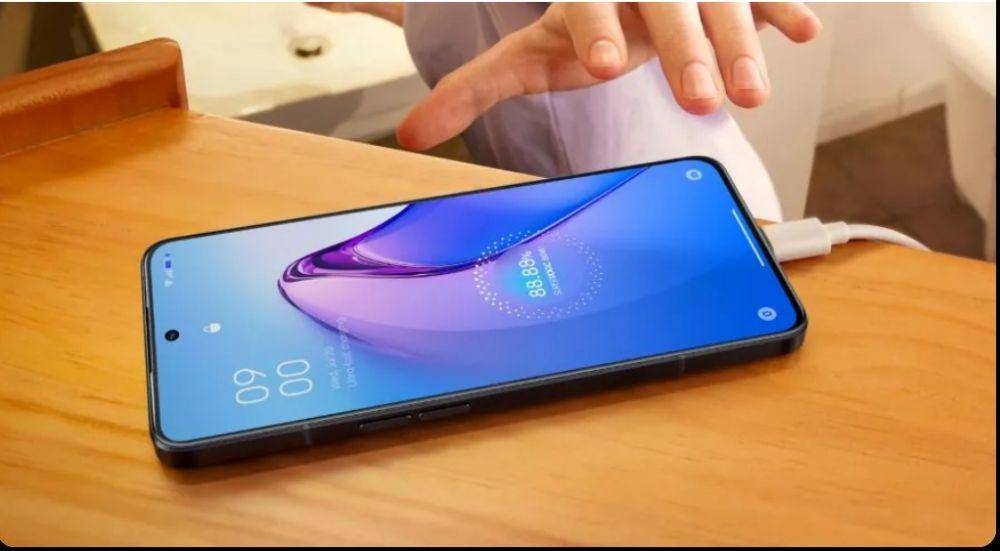 ilustrasi charging Oppo Reno8 Pro 5G (oppo.com)
