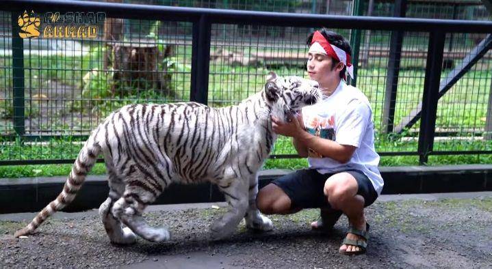 potret Alshad dan tim lomba bareng Selen (youtube.com/Alshad Ahmad)