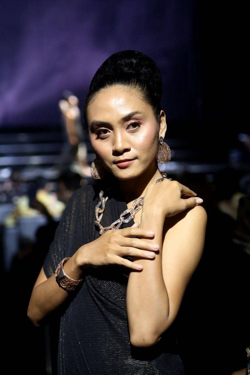 Koleksi perhiasan Lavani-Borobudur Series by Amero Jewellery yang diluncurkan di Taman Lumbini, tepat di kaki pelataran Borobudur, Magelang, Jawa Tengah. 12 Agustus 2022. (dok. Tim Muara Bagdja)