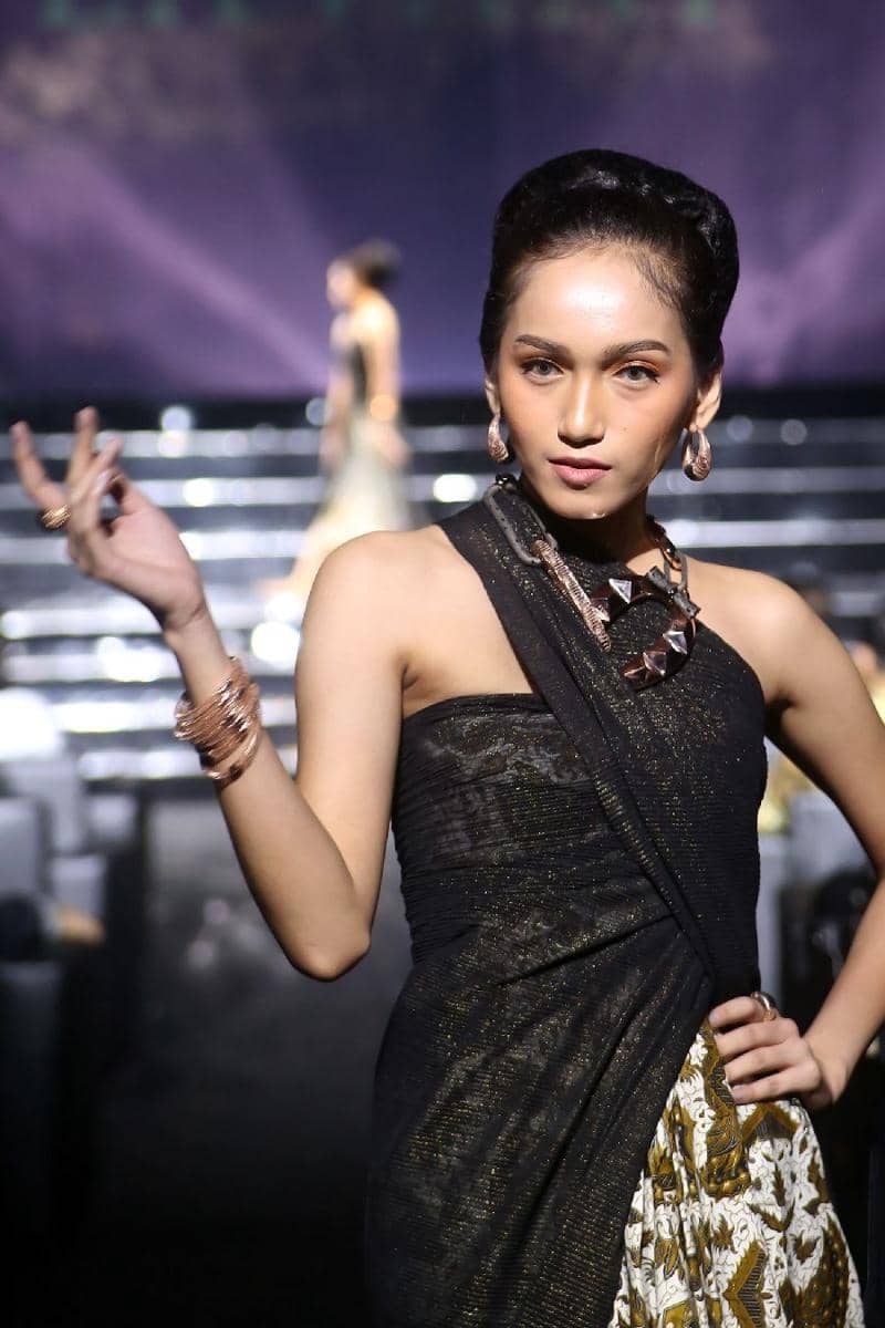 Koleksi perhiasan Lavani-Borobudur Series by Amero Jewellery yang diluncurkan di Taman Lumbini, tepat di kaki pelataran Borobudur, Magelang, Jawa Tengah. 12 Agustus 2022. (dok. Tim Muara Bagdja)