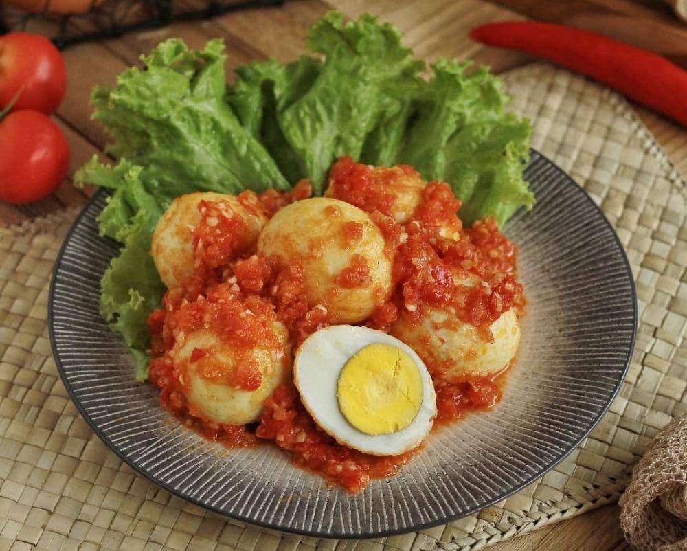 ilustrasi balado salah satu lauk pendamping nasi kuning (instagram.com/hestri.susilowati)