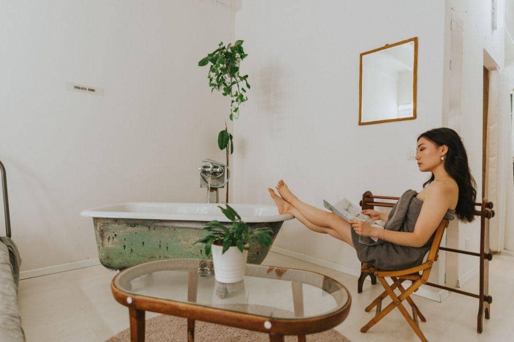 8 Tanaman Hias yang Cocok untuk Kamar Mandi, Jadi Gak lembap