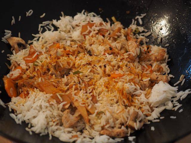 ilustrasi memasak nasi goreng dia tas wajan (pixabay.com/Hans)