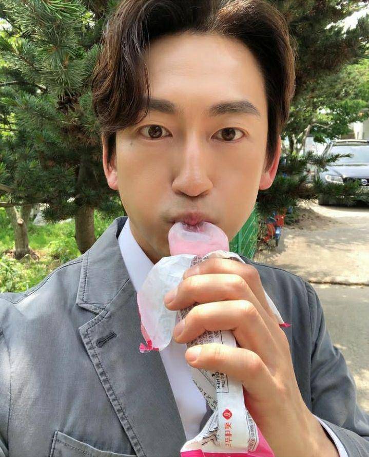 Lee Doo Seok di balik layar Extraordinary Attorney Woo (instagram.com/dooseokl)