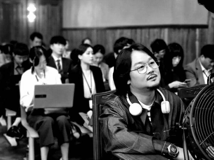 Ryu Kyung Hwan di balik layar Extraordinary Attorney Woo (instagram.com/ryukhkh0528)
