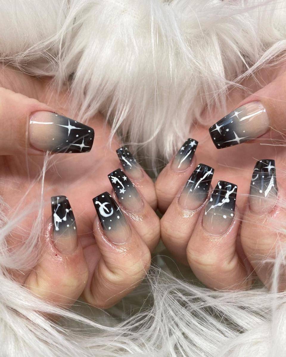 ombre nails (instagram.com/reigatenailsandspa)
