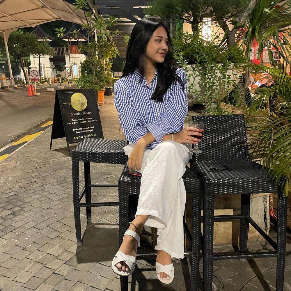 daily outfit Agnes Naomi (instagram.com/agnesnaomi)