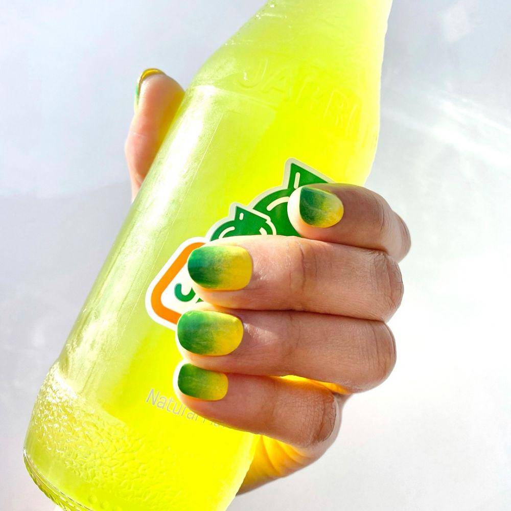 ombre nails (instagram.com/jinsoon)