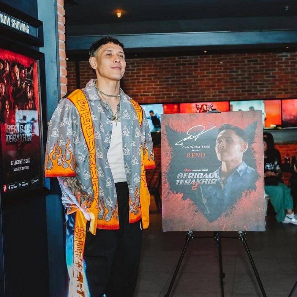 Potret Ganindra Bimo saat gala premier serial 'Serigala Terakhir Season 2'. (instagram.com/ganindrabimo)