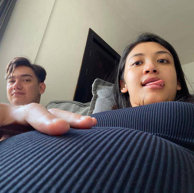 Adipati Dolken dan Canti Tachril (instagram.com/adipati)