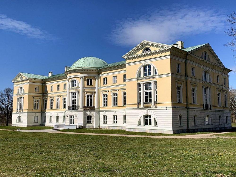 9 Kastil Bersejarah dan Megah di Latvia yang Keindahannya Mengagumkan