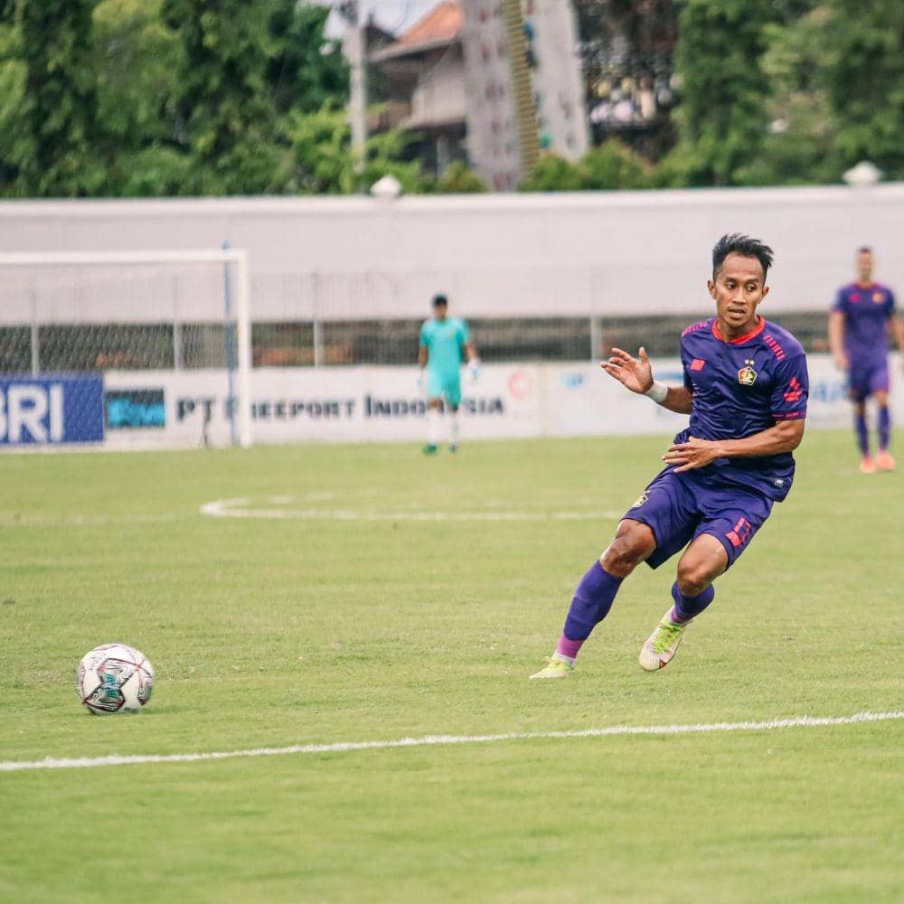Antoni saat turun ke lapangan (instagram.com/antoniputronugroho)