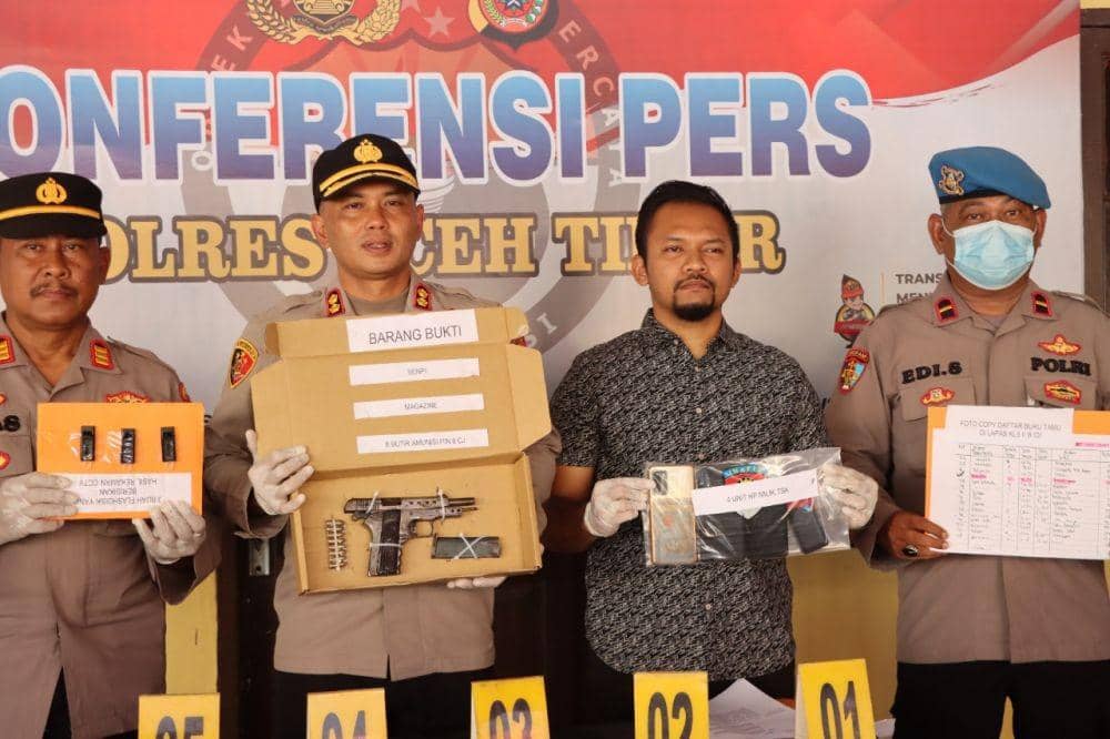 Polres Aceh Timur gelar konferensi pers terkait temuan senjata api rakitan jenis pistol di Lapas Kelas II B Idi, Kabupaten Aceh Timur. (Dokumentasi Humas Polres Aceh Timur untuk IDN Times)