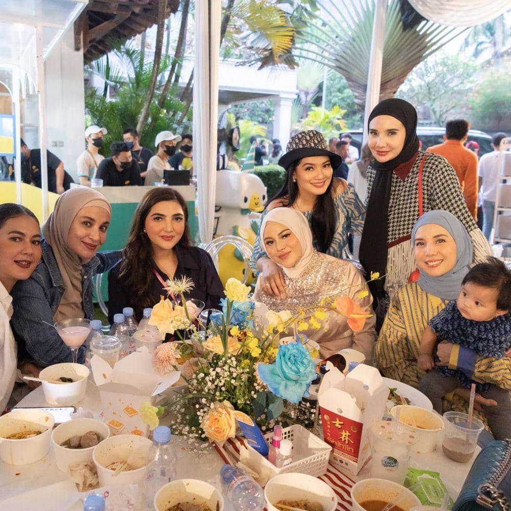 artis hadiri ulang tahun Rafathar (Instagram.com/titi_kamall)