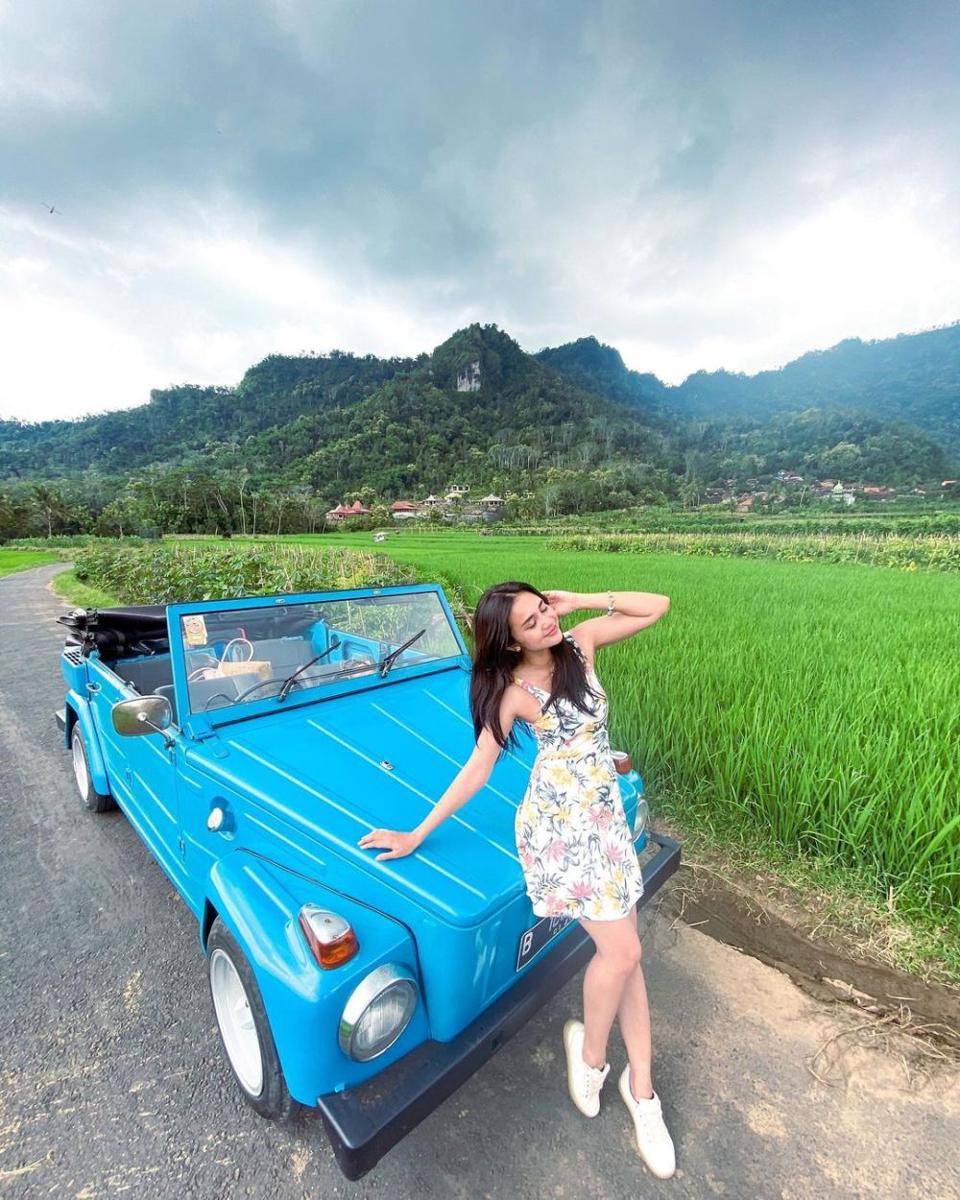 OOTD traveling ala Michelle Ziudith (instagram.com/michelleziu)