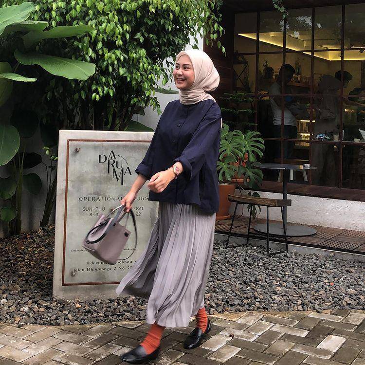 potret Dianty Annisa yang memakai kemeja (instagram.com/diantyy.a)