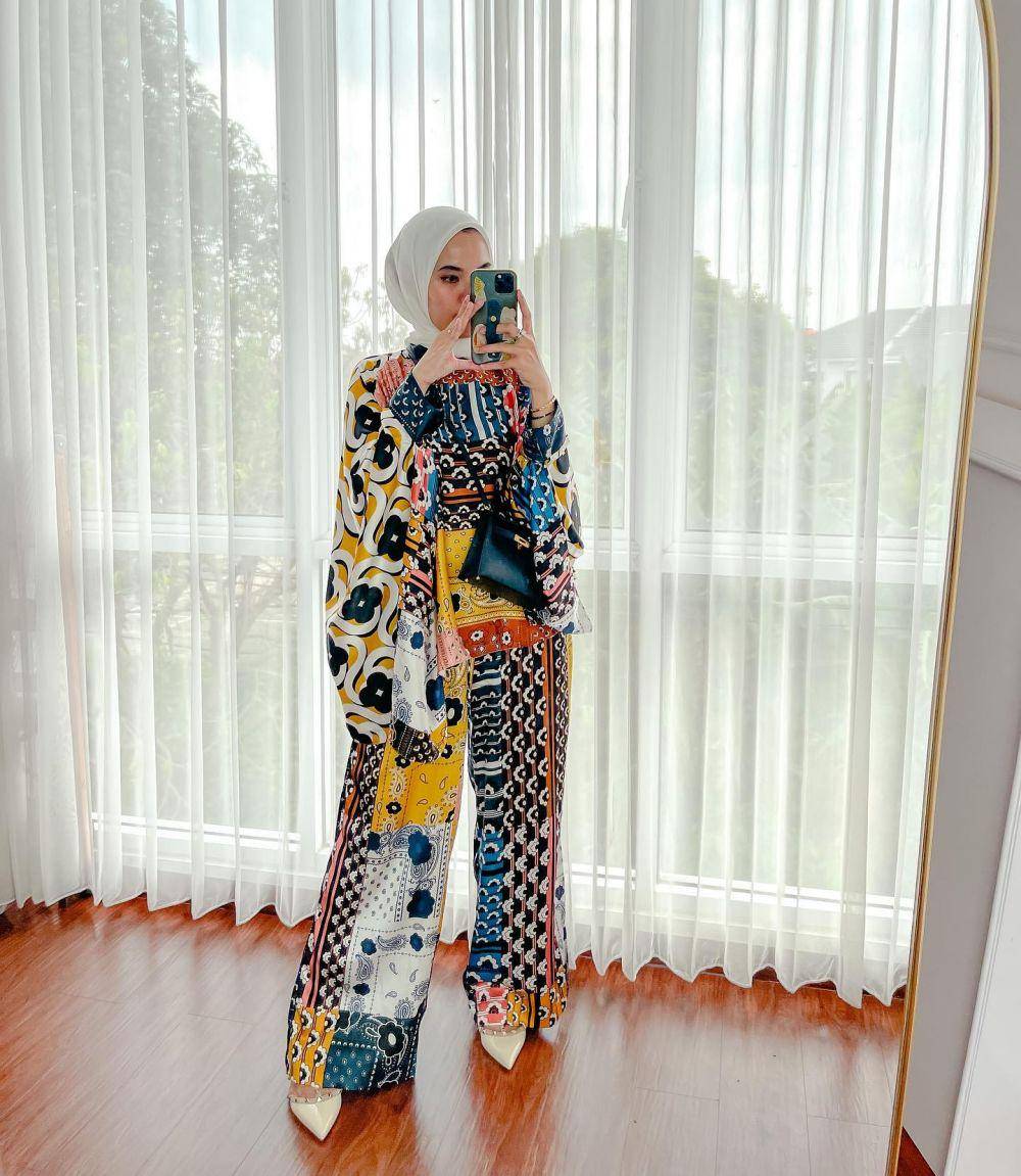 selebgram Rizki Amelia (instagram.com/iymel)