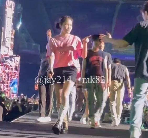 Mark Yeri SMTOWN 2022 (twitter.com/jay214__mk82)