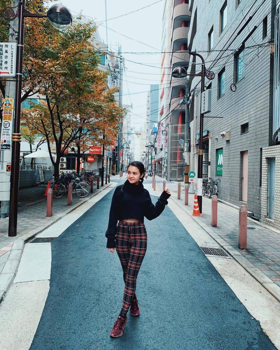 OOTD traveling ala Michelle Ziudith (instagram.com/michelleziu)